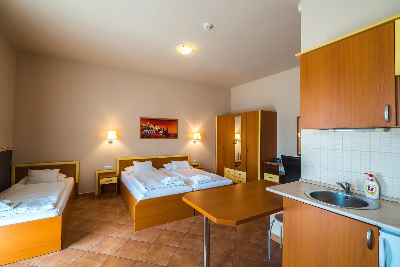 Beach Hotel Siófok Esterno foto