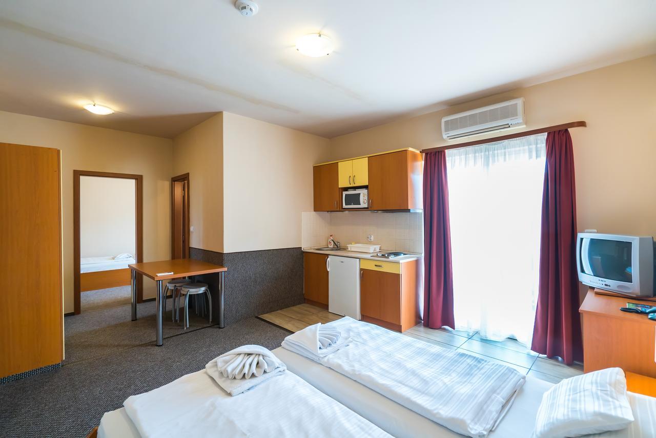 Beach Hotel Siófok Esterno foto
